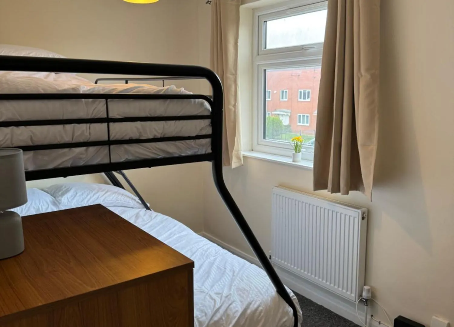 Quiet, Sleeps 12, 2 Bathrooms, Lots Of Parking, Kia 2 Nottingham