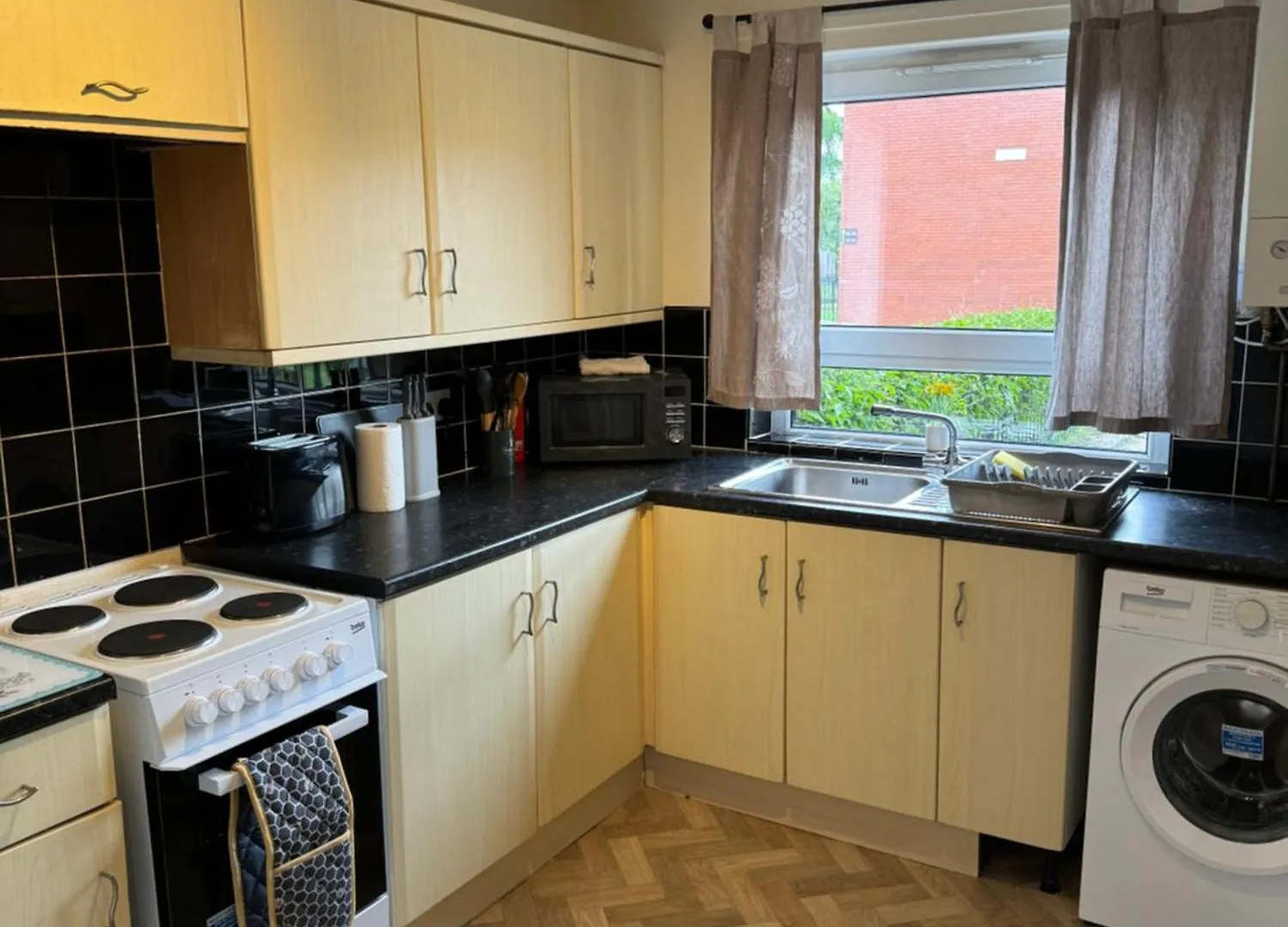 Quiet, Sleeps 12, 2 Bathrooms, Lots Of Parking, Kia 2 Nottingham